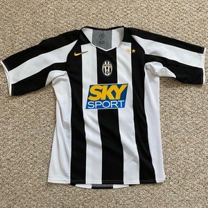 Juventus 2007 home soccer jersey